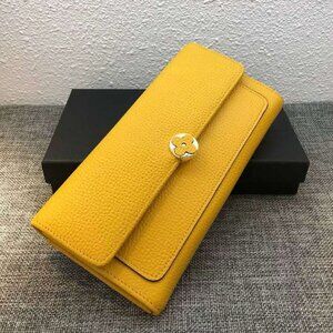 “Élégance Naturelle” — genuine leather wallet